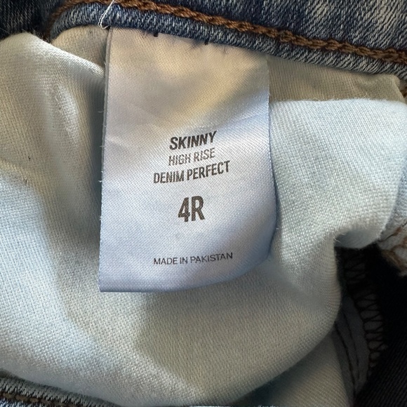 Express skinny high rise size4 medium wash - Picture 3 of 3